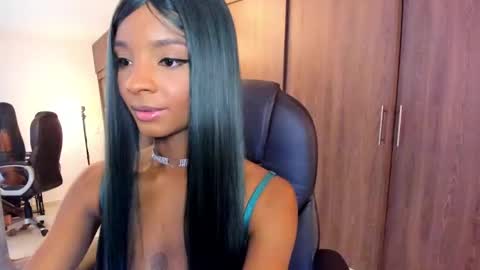 Snapshot of alika_houston chatting on February 13, 4:32 am IG Alik nasso online show from February 13, 4:32 am