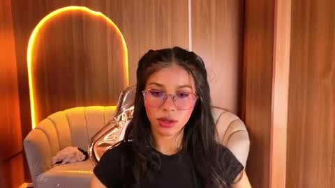 alina_b_ online show from May 5, 8:23 pm