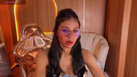 alina_b_ online show from May 22, 7:45 pm