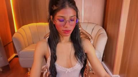 alina_b_ online show from May 19, 8:27 pm