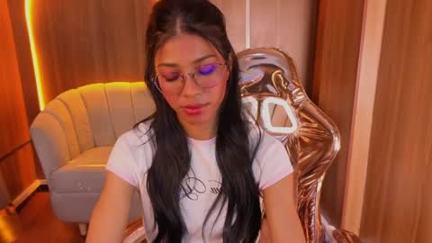 alina_b_ online show from May 26, 8:08 pm