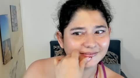 alinabozz1 online show from May 27, 5:15 am