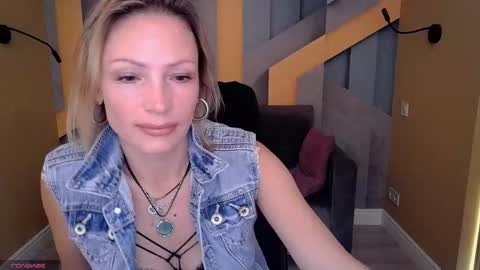 AlinaMoor online show from October 29, 7:23 am