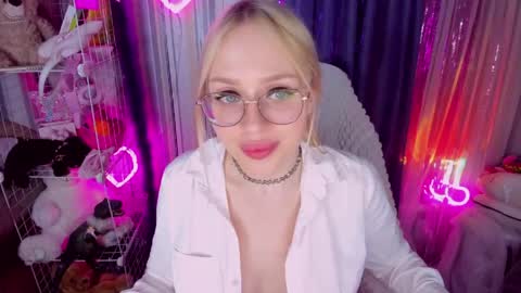 alinaocean online show from April 4, 6:40 pm