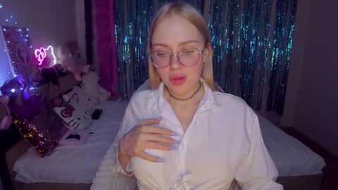 alinaocean online show from December 13, 8:37 pm