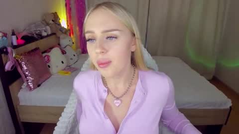 alinaocean online show from October 17, 6:33 pm