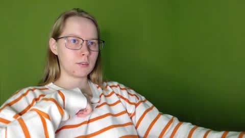 alinasei online show from April 8, 3:03 pm