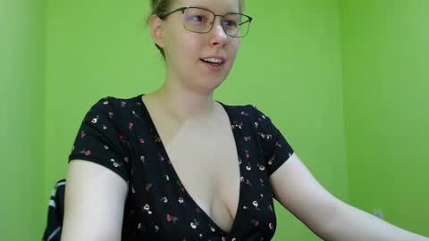 alinasei online show from May 12, 12:56 pm
