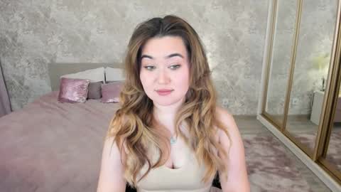 alineleee online show from March 22, 11:38 am