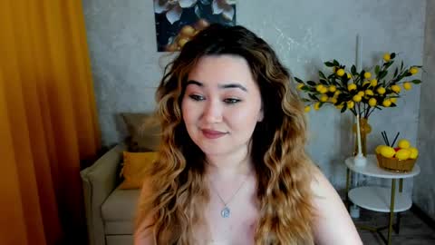 alineleee online show from April 4, 11:20 am