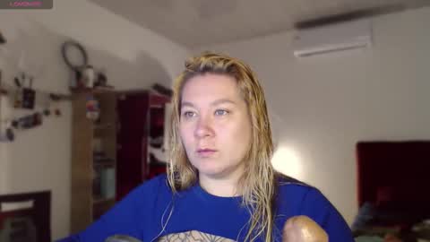 alisa_u online show from May 24, 9:03 pm