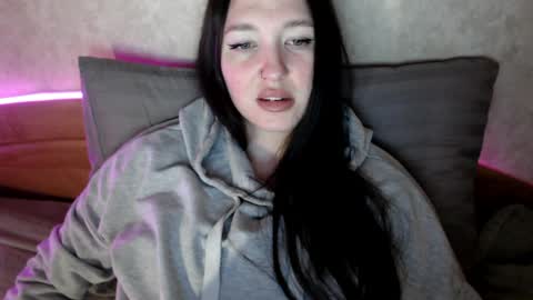 alisaadoll online show from April 8, 1:13 pm