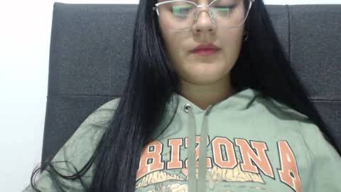 alisha_9997 online show from June 18, 2:46 am