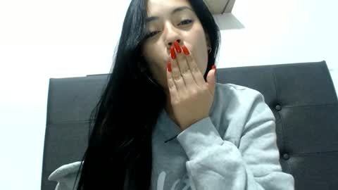 alisha_9997 online show from June 2, 4:35 am