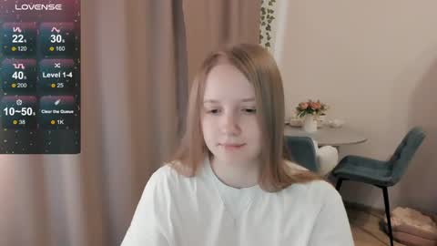 Alya online show from May 11, 2:56 pm