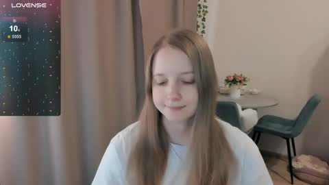 Alya online show from May 7, 3:49 pm