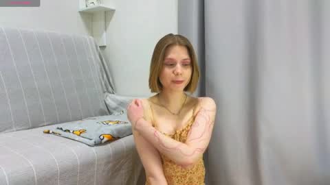 Alisia online show from April 5, 12:37 pm