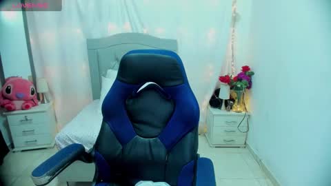 Alison online show from December 6, 9:01 pm