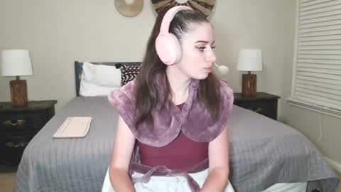 Alison Fields online show from July 16, 5:12 am
