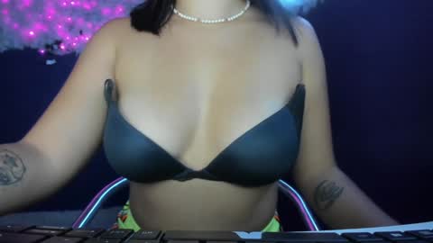 Alissa online show from December 8, 10:36 pm