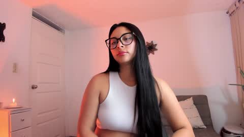 Snapshot of alissia_viera chatting on December 18, 10:46 pm iraide online show from December 18, 10:46 pm