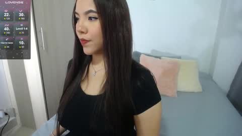 Snapshot of alisson_grey25 chatting on October 2, 12:15 am Alisson online show from October 2, 12:15 am