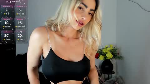 Alisson Domit  online show from September 25, 5:11 pm