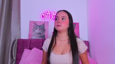 Alisson  online show from May 25, 1:54 pm