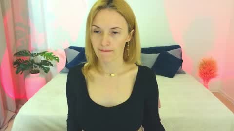 alisssarose online show from May 6, 9:30 pm