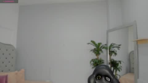alix_18 online show from October 3, 10:42 am