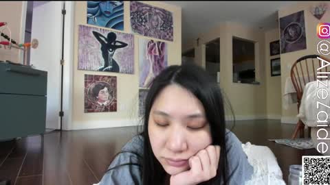 Alize Zaide online show from May 11, 8:28 pm