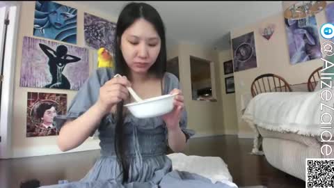 Alize Zaide online show from May 6, 9:08 pm