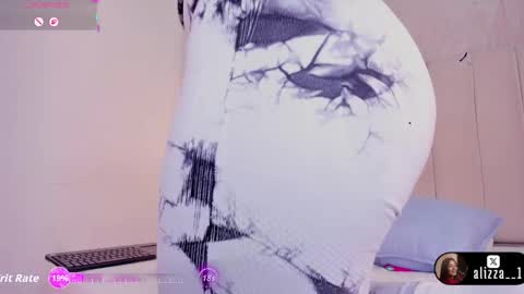alizza_ online show from May 1, 11:46 am