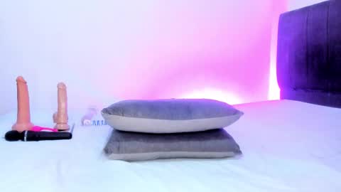 alizzon online show from December 23, 2:37 am