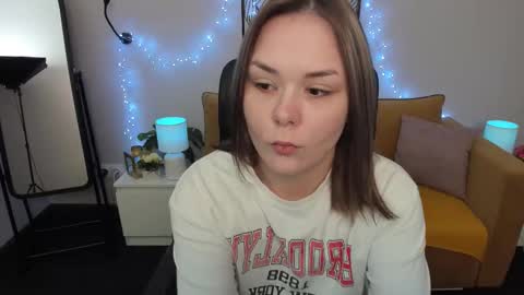 Snapshot of alli_zi chatting on September 15, 6:32 am Blair online show from September 15, 6:32 am