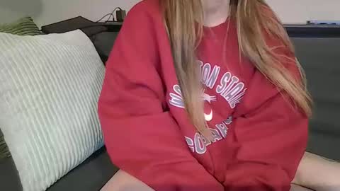alliebearx online show from May 11, 3:52 am