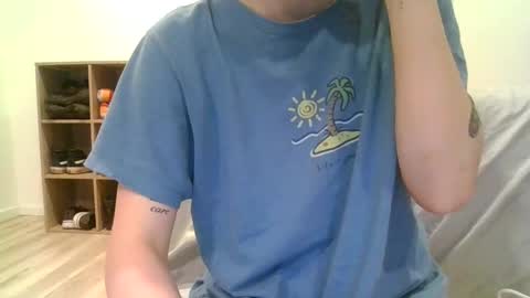 alliebearx online show from March 9, 4:38 am