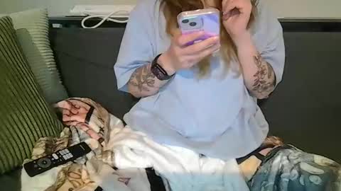 alliebearx online show from May 9, 2:57 am