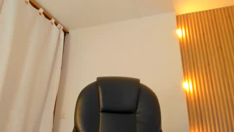 allison_fosther online show from December 20, 3:54 am