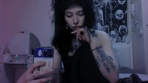 Alis online show from April 10, 7:09 pm