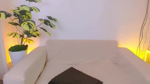 Brianna online show from May 11, 6:37 am