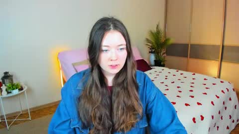 alluringeyess online show from May 21, 4:38 pm