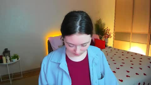 alluringeyess online show from May 17, 4:39 pm