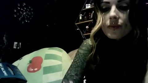 allymoon1369 online show from March 31, 10:37 am