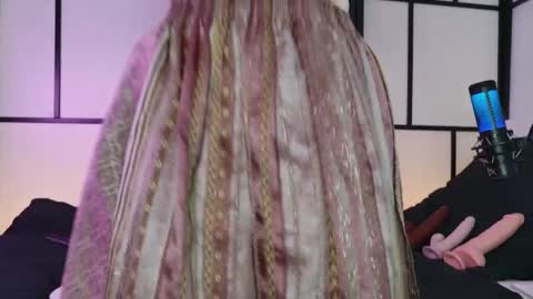 Snapshot of allys_secret chatting on February 16, 9:59 am Call me Ally online show from February 16, 9:59 am