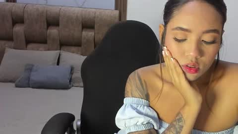 Snapshot of allyson_gh chatting on October 15, 3:53 am allyson_gh online show from October 15, 3:53 am