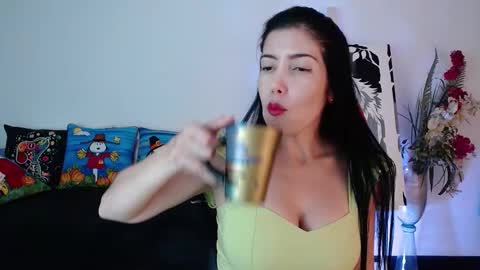 alma_art_ online show from October 20, 9:51 pm