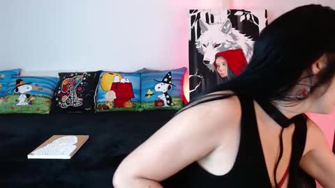 alma_art_ online show from October 6, 9:41 pm