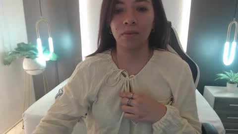 ALMA FENIX  online show from December 3, 12:05 pm