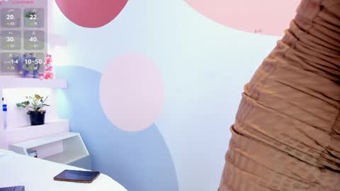 alma_x_ online show from May 22, 3:43 pm